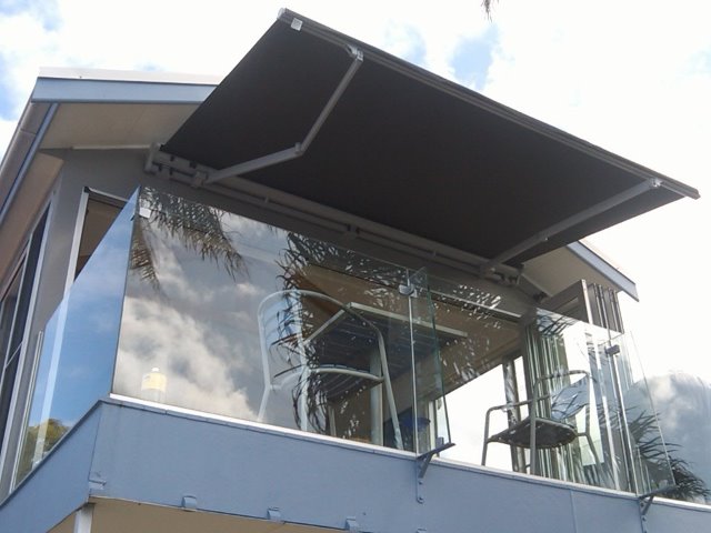 Folding Arm Awning Balmoral